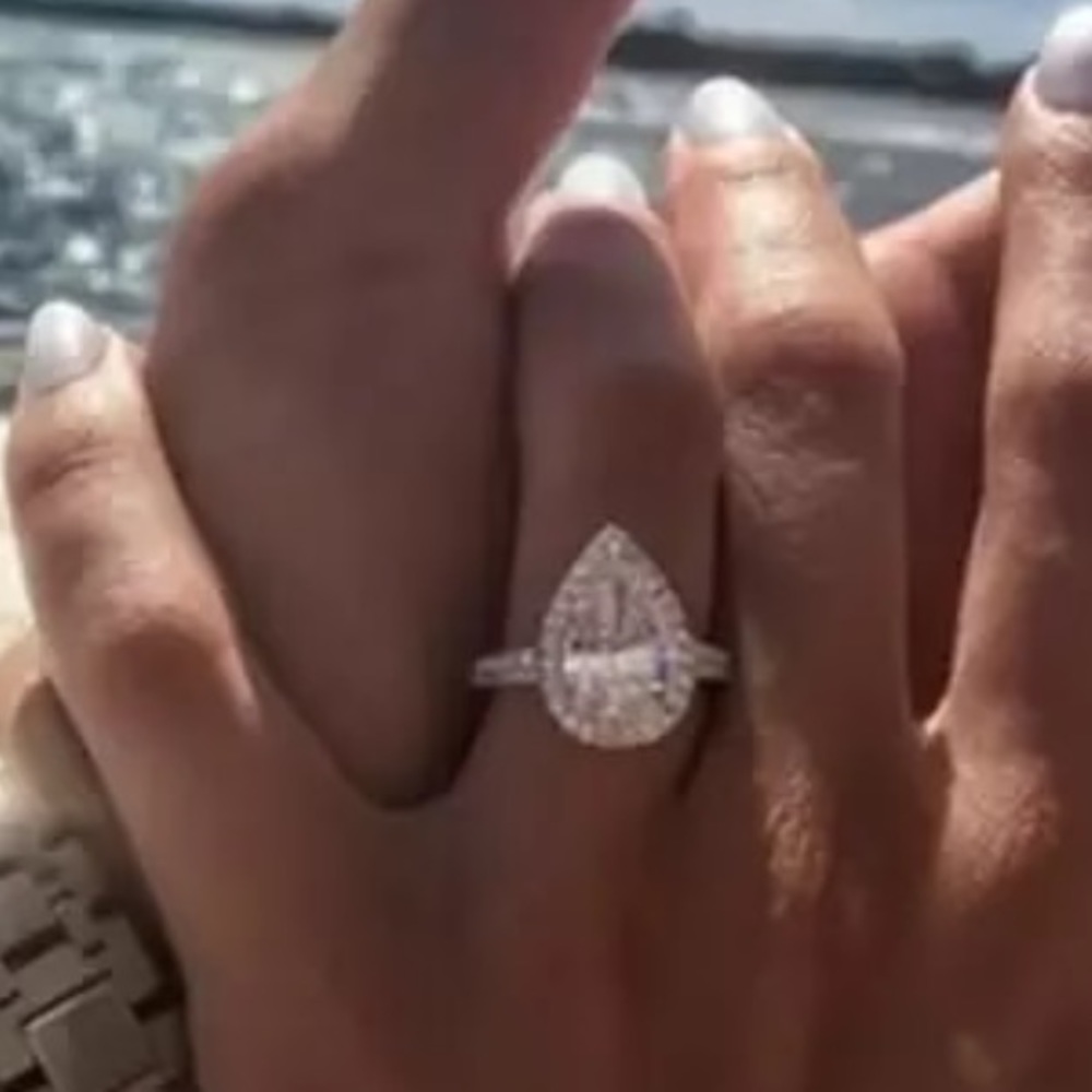 Teardrop ring